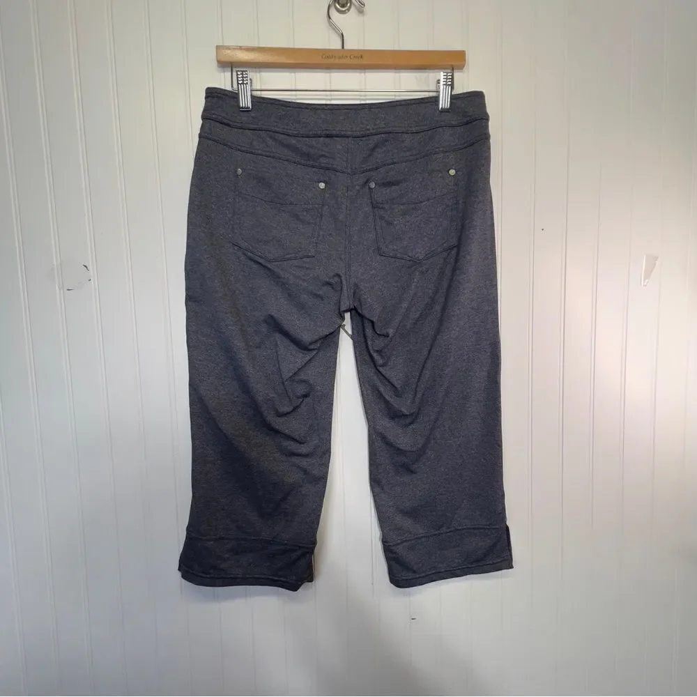 ATHLETA Capri Pants Sz. Medium - Picture 2 of 15